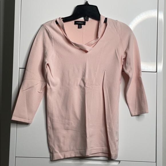 LE CHATEAU - Picture 1 of 1